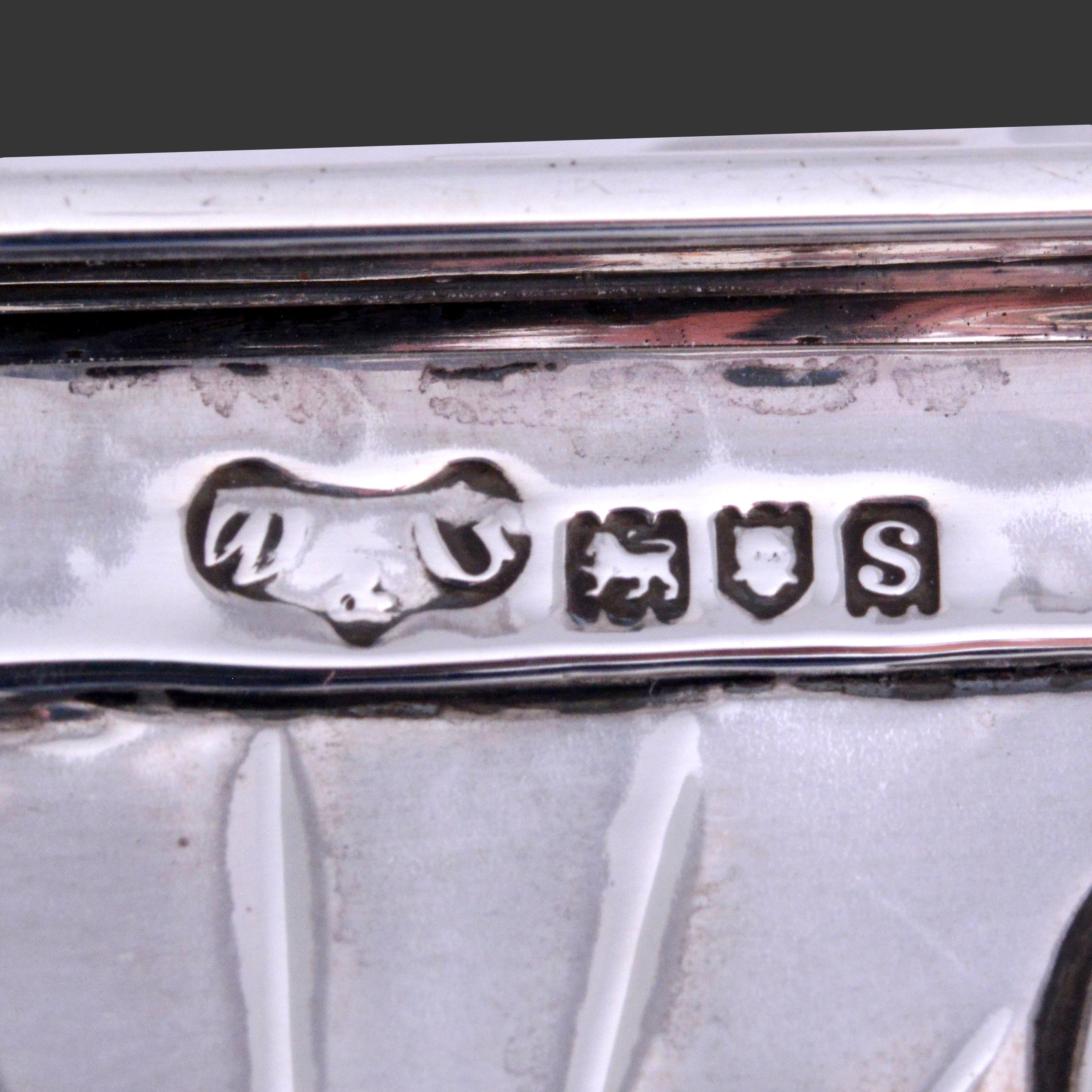 An A E Jones silver arts and crafts casket - Image 5