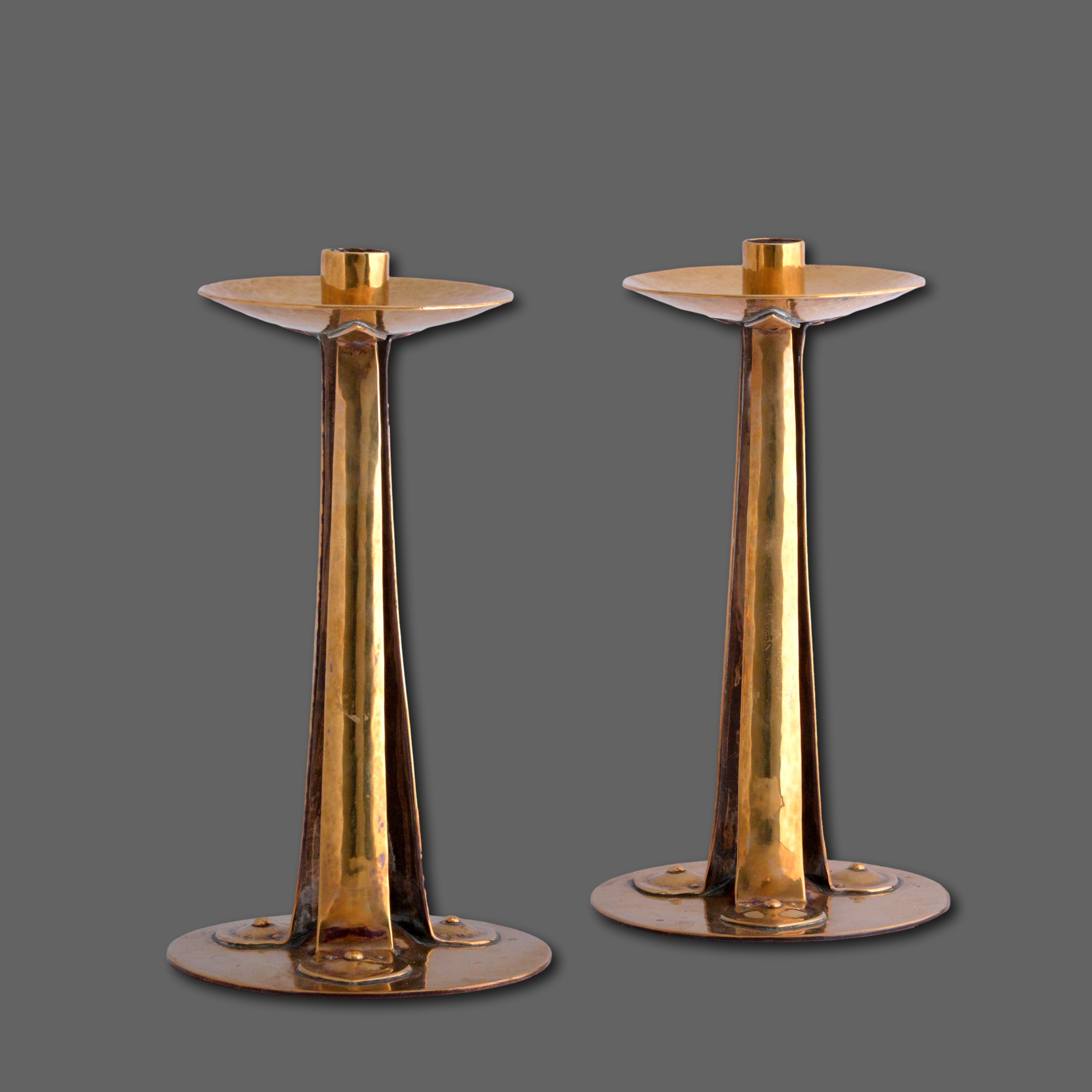 A beautiful pair of brass arts and crafts candlesticks - Image 2