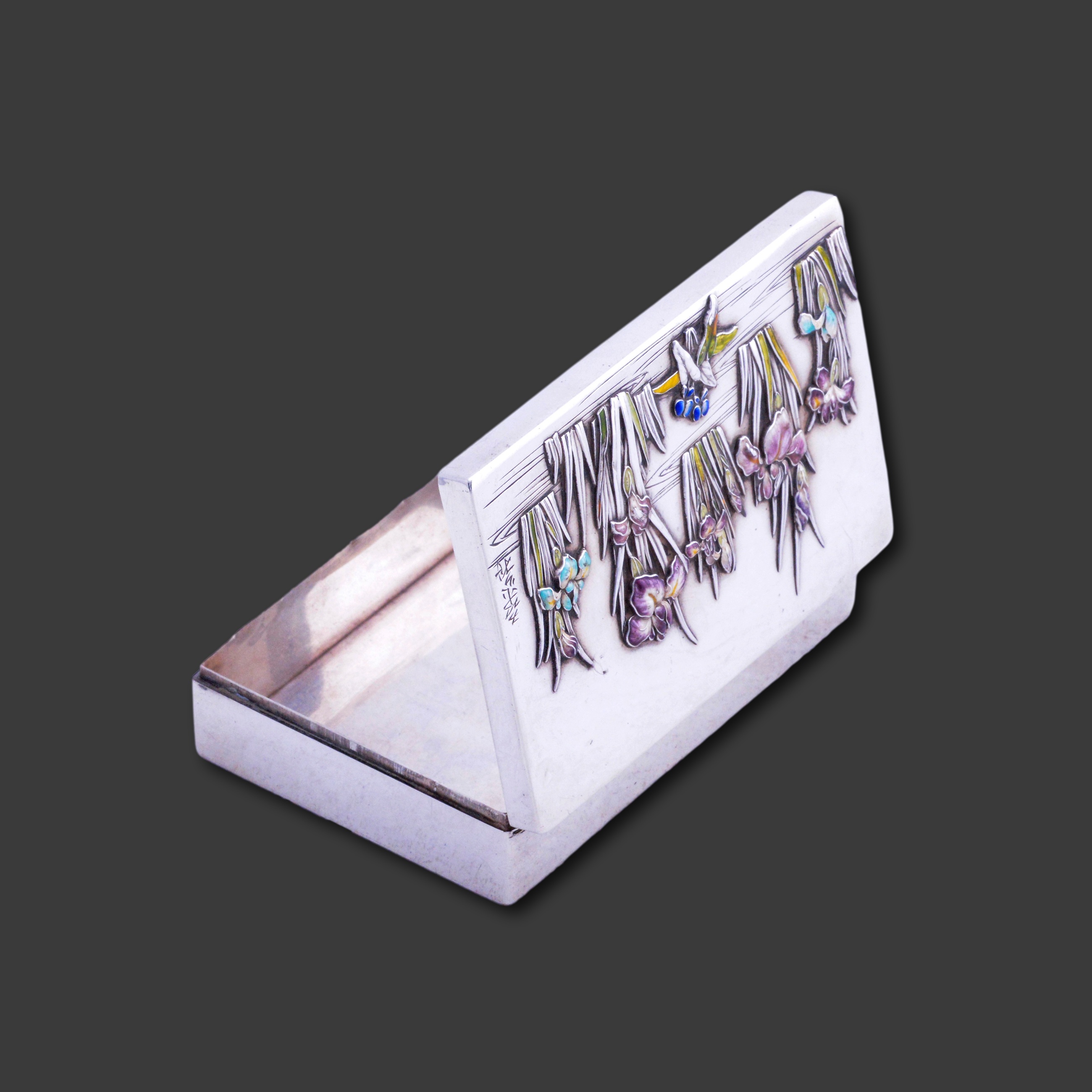 An outstanding silver and enamel Japanese Meiji signed box - Image 3