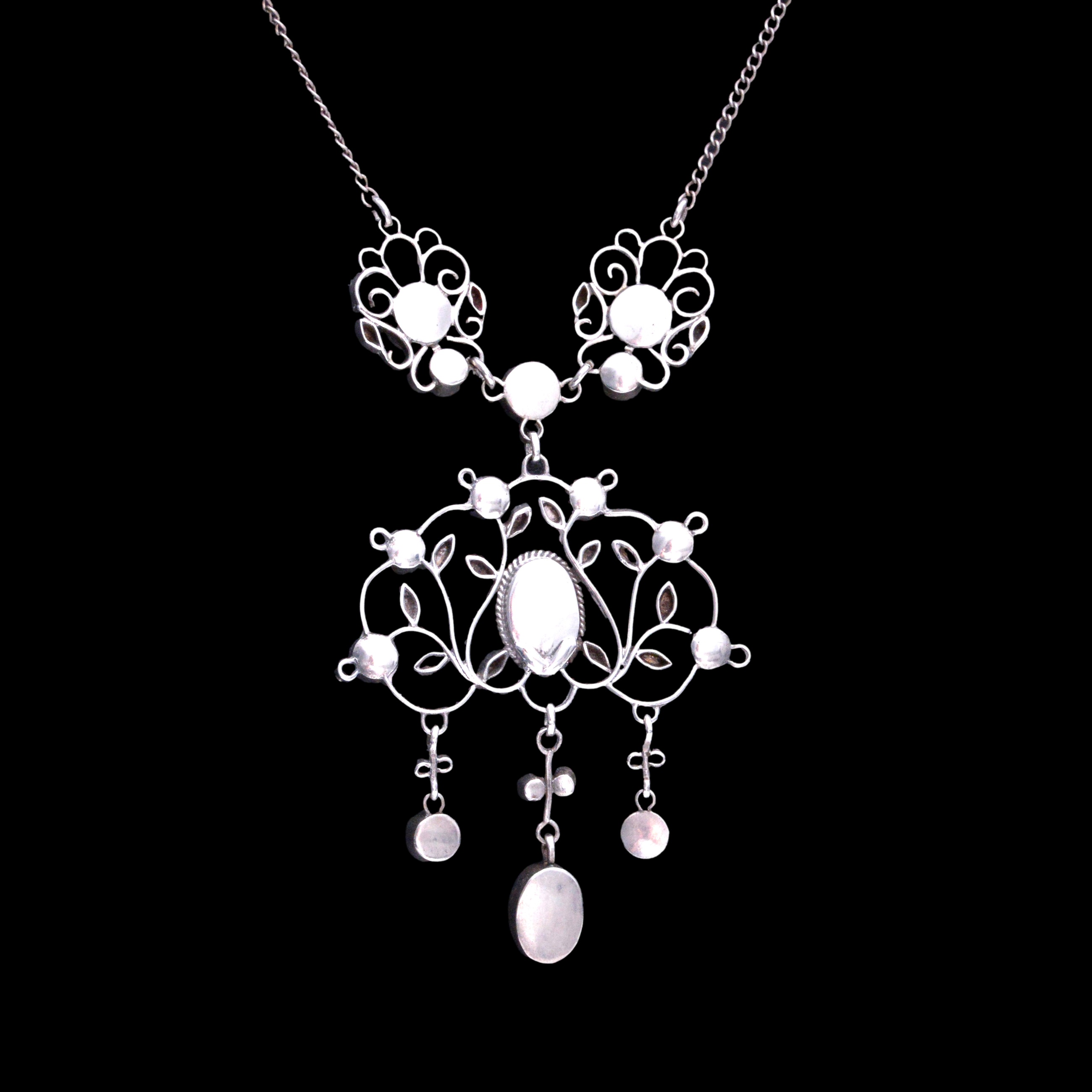 A silver and opal necklace by Arthur and Georgie Gaskin - Image 3